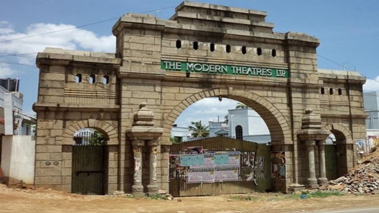 சேலம் மாடர்ன் தியேட்டர்ஸ் விவகாரம்: அமைச்சர் எ.வ.வேலு விளக்கம்! சேலம் மாடர்ன் தியேட்டர்ஸ் விவகாரம்: அமைச்சர் எ.வ.வேலு விளக்கம்!