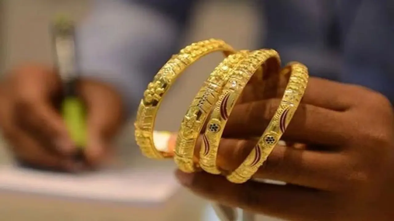 ആദ്യമായാണോ സ്വർണം വാങ്ങുന്നത്? എന്തൊക്കെ കാര്യങ്ങൾ ശ്രദ്ധിക്കണം