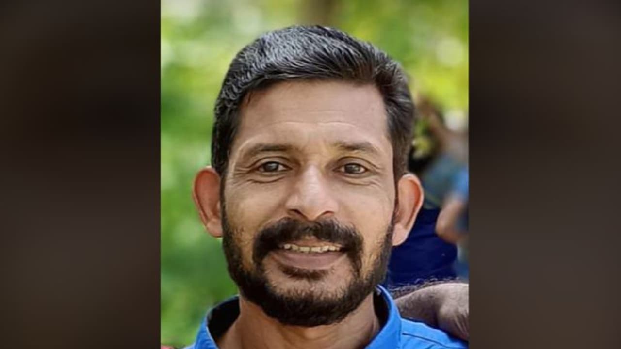കാണാതായ മധ്യവയസ്കന്റെ മൃതദേഹം വെള്ളക്കെട്ടില്; 'വീട്ടില് നിന്നിറങ്ങിയത് ജോലിക്ക് പോകുന്നെന്ന് പറഞ്ഞ്' കാണാതായ മധ്യവയസ്കന്റെ മൃതദേഹം വെള്ളക്കെട്ടില്; 'വീട്ടില് നിന്നിറങ്ങിയത് ജോലിക്ക് പോകുന്നെന്ന് പറഞ്ഞ്'