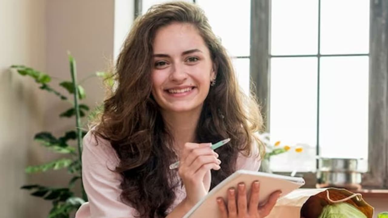 മുഖത്ത് പ്രായക്കൂടുതല് തോന്നിക്കാതിരിക്കാന് കഴിക്കാം വിറ്റാമിൻ ഇ അടങ്ങിയ ആറ് ഭക്ഷണങ്ങൾ... മുഖത്ത് പ്രായക്കൂടുതല് തോന്നിക്കാതിരിക്കാന് കഴിക്കാം വിറ്റാമിൻ ഇ അടങ്ങിയ ആറ് ഭക്ഷണങ്ങൾ...