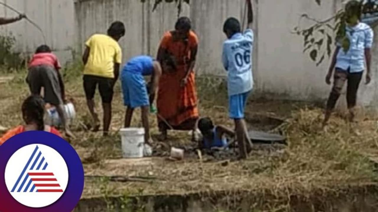 ಪ್ರಾಂಶುಪಾಲರ ಎದುರಲ್ಲೇ ಮಕ್ಕಳನ್ನು ಮಲದ ಗುಂಡಿಗೆ ಇಳಿಸಿ ಕ್ಲೀನ್ ಮಾಡಿಸಿದ ಸಿಬ್ಬಂದಿ! ಪ್ರಾಂಶುಪಾಲರ ಎದುರಲ್ಲೇ ಮಕ್ಕಳನ್ನು ಮಲದ ಗುಂಡಿಗೆ ಇಳಿಸಿ ಕ್ಲೀನ್ ಮಾಡಿಸಿದ ಸಿಬ್ಬಂದಿ!