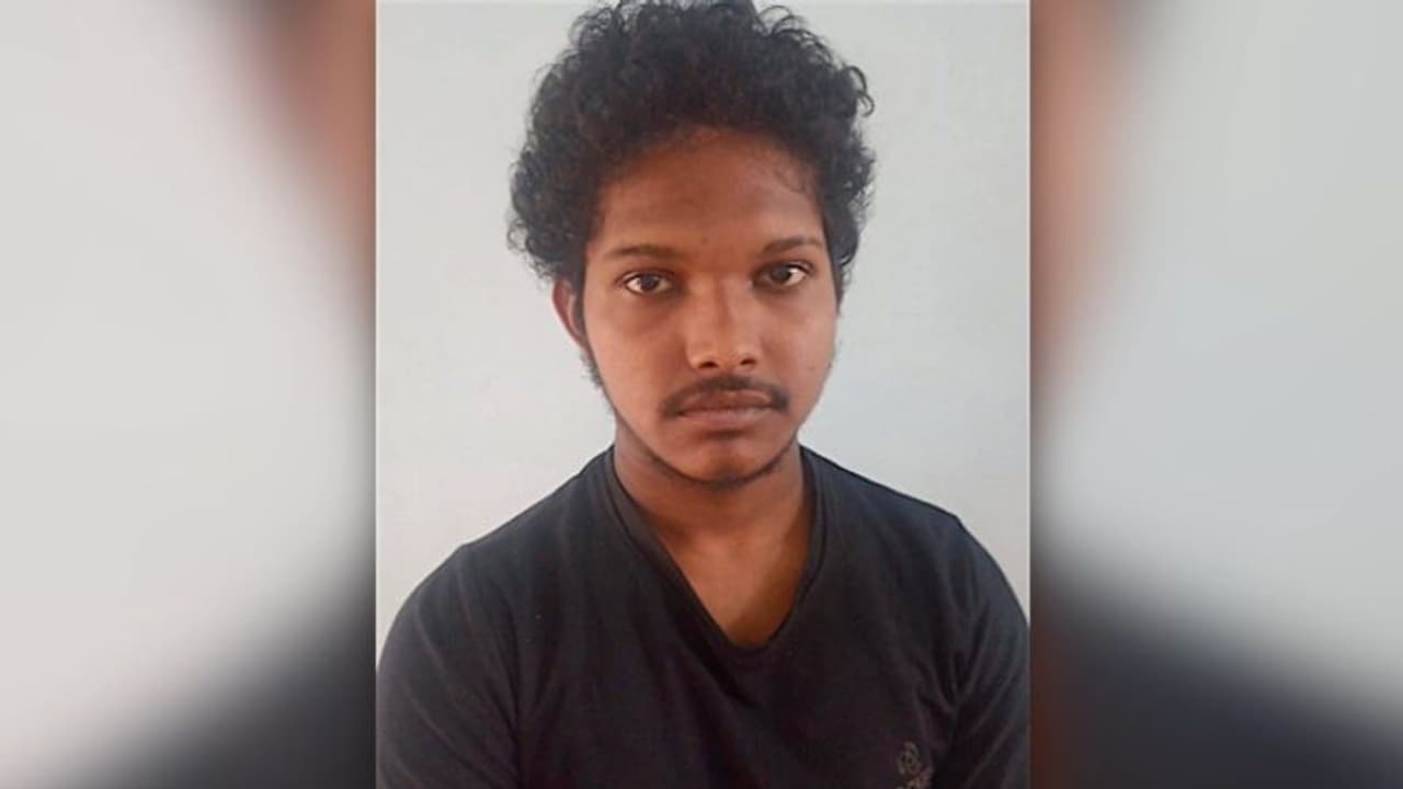 അടിച്ച് മാറ്റിയ ചെക്ക് ലീഫുപയോഗിച്ച് സ്വകാര്യ കമ്പനിയുടെ പണം തട്ടി, വൈക്കത്ത് 21കാരന്‍ അറസ്റ്റിൽ