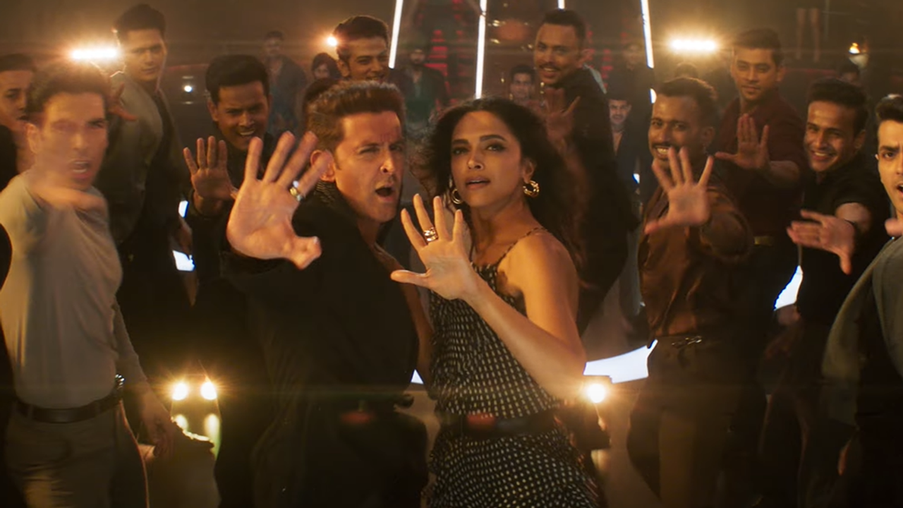 'Fighter': Deepika Padukone, Hrithik Roshan pose in fun BTS of 'Sher Khul Gye' [PICTURES]