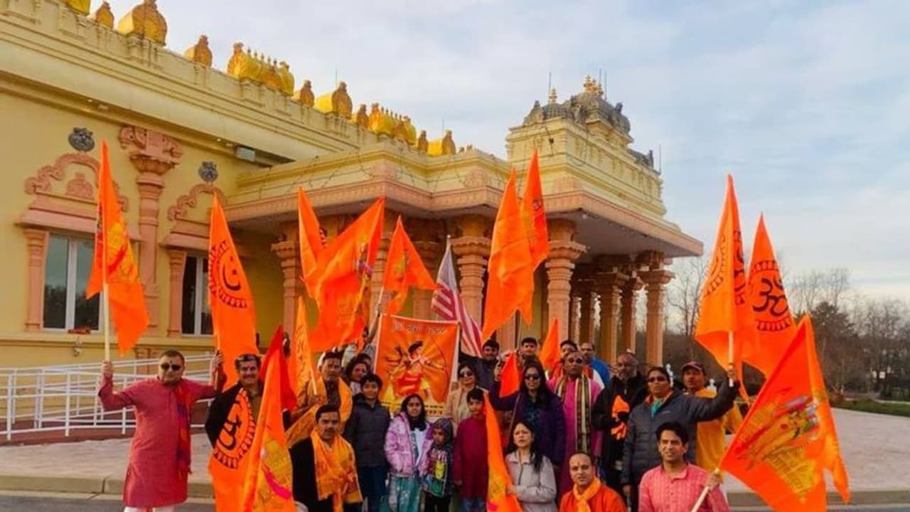 அயோத்தி ராமர் கோயில் சிலை பிரதிஷ்டை விழா.. வாஷிங்டனில் கார் பேரணி நடத்தி கொண்டாடிய இந்துக்கள்..