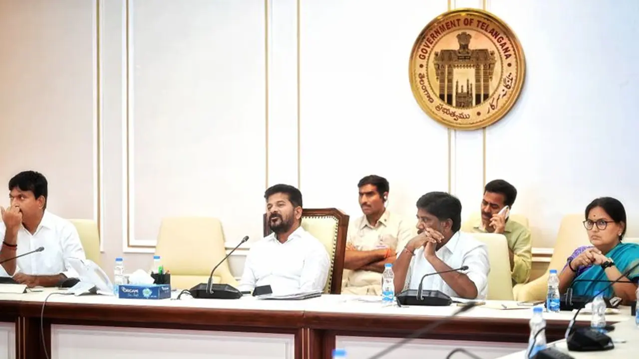 Mega Master Plan 2050 : మూడు క్లస్టర్లుగా తెలంగాణ విభజన.. హైదరాబాద్ తరహాలో రాష్ట్రమంతా పారిశ్రామికాభివృద్ధి Mega Master Plan 2050 : మూడు క్లస్టర్లుగా తెలంగాణ విభజన.. హైదరాబాద్ తరహాలో రాష్ట్రమంతా పారిశ్రామికాభివృద్ధి