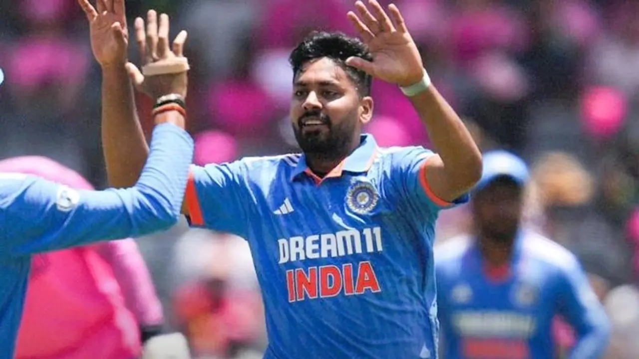 SA vs IND:ஜெயிக்க வேண்டிய கட்டாயத்தில் இந்திய அணி 2ஆவது டெஸ்ட் போட்டிக்கான அணியில் சேர்க்கப்பட்ட ஆவேஷ் கான்! SA vs IND:ஜெயிக்க வேண்டிய கட்டாயத்தில் இந்திய அணி 2ஆவது டெஸ்ட் போட்டிக்கான அணியில் சேர்க்கப்பட்ட ஆவேஷ் கான்!