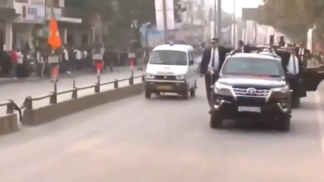 PM Modi's convoy gives way to ambulance during Varanasi roadshow (WATCH)