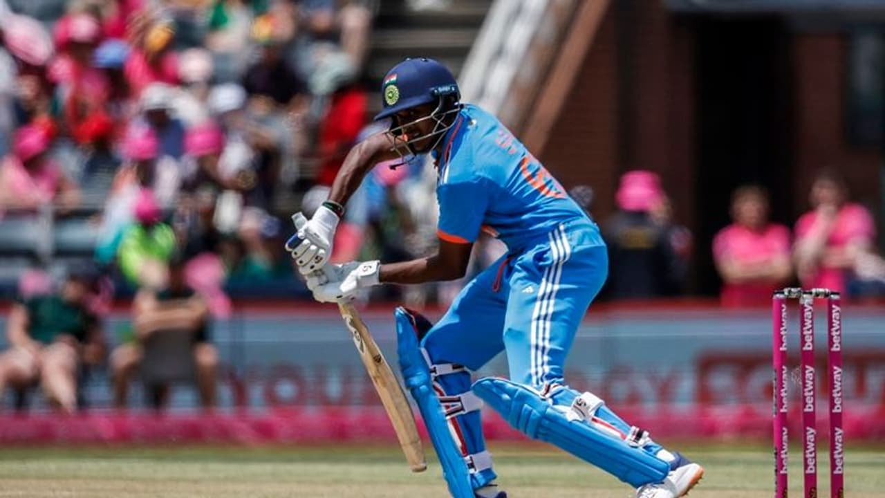 ഒന്നൊന്നര അരങ്ങേറ്റം! ദക്ഷിണാഫ്രിക്കയ്ക്കെതിരെ തിളങ്ങിയ 22കാരന് പയ്യന്, സായ് സുദര്ശന് എലൈറ്റ് പട്ടികയില് ഒന്നൊന്നര അരങ്ങേറ്റം! ദക്ഷിണാഫ്രിക്കയ്ക്കെതിരെ തിളങ്ങിയ 22കാരന് പയ്യന്, സായ് സുദര്ശന് എലൈറ്റ് പട്ടികയില്