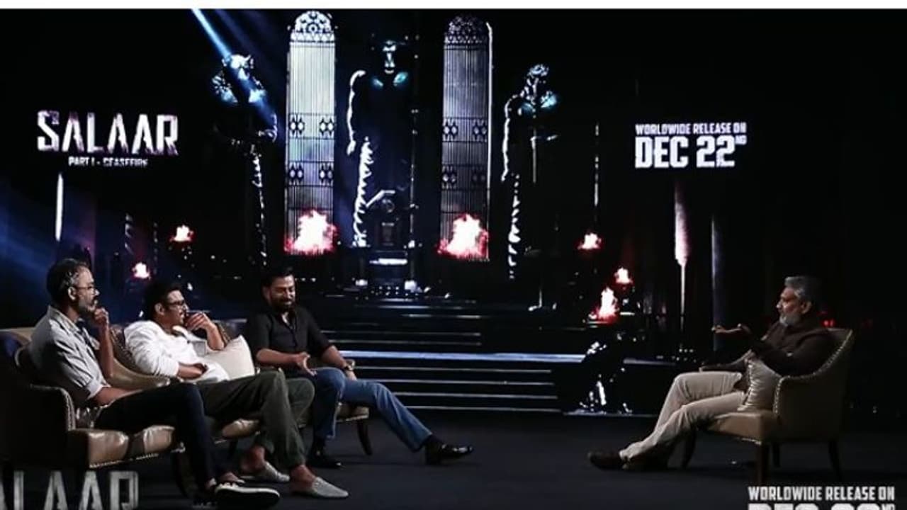 പറയൂ.. കെജിഎഫും സലാറും തമ്മില് എന്തെങ്കിലും ബന്ധം ഉണ്ടോ?: സലാര് ടീമിനെ മുന്നിലിരുത്തി ചോദിച്ച് രാജമൗലി.! പറയൂ.. കെജിഎഫും സലാറും തമ്മില് എന്തെങ്കിലും ബന്ധം ഉണ്ടോ?: സലാര് ടീമിനെ മുന്നിലിരുത്തി ചോദിച്ച് രാജമൗലി.!