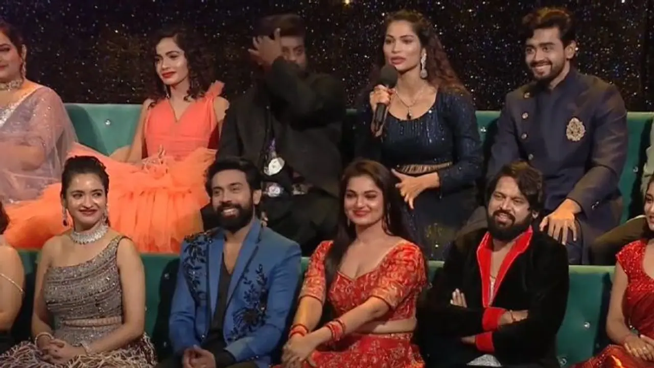 BiggBoss7:పవన్ కళ్యాణ్ క్రేజీ మూవీలో ఛాన్స్.. బిగ్ బాస్ గ్రాండ్ ఫినాలేలో రివీల్ చేసిన శుభ శ్రీ BiggBoss7:పవన్ కళ్యాణ్ క్రేజీ మూవీలో ఛాన్స్.. బిగ్ బాస్ గ్రాండ్ ఫినాలేలో రివీల్ చేసిన శుభ శ్రీ