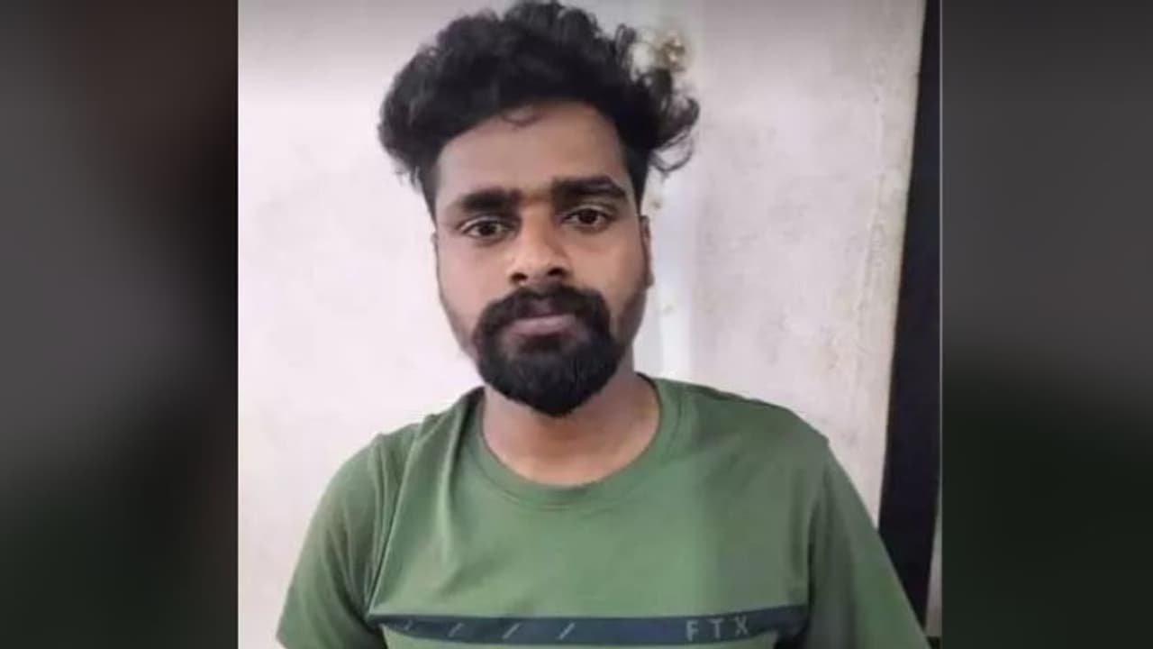 അനധികൃത മദ്യവില്പ്പന പൊലീസിനെ അറിയിച്ചു; യുവാവിനെ കൊല്ലാന് ശ്രമം, പ്രതി അറസ്റ്റില് അനധികൃത മദ്യവില്പ്പന പൊലീസിനെ അറിയിച്ചു; യുവാവിനെ കൊല്ലാന് ശ്രമം, പ്രതി അറസ്റ്റില്