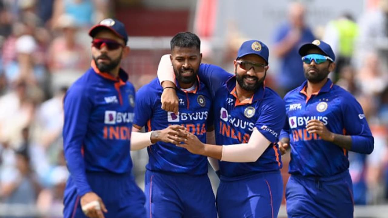 'ടീം ഇന്ത്യക്കും താഴെയാടോ മുംബൈ ഇന്ത്യന്സ്'; രോഹിത് ശര്മ്മ ട്വന്റി 20 ലോകകപ്പില് നയിക്കും റിപ്പോര്ട്ട് 'ടീം ഇന്ത്യക്കും താഴെയാടോ മുംബൈ ഇന്ത്യന്സ്'; രോഹിത് ശര്മ്മ ട്വന്റി 20 ലോകകപ്പില് നയിക്കും റിപ്പോര്ട്ട്