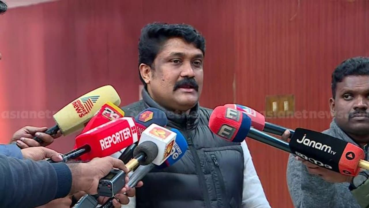 എസ്എഫ്ഐ നടത്തുന്നത് ചരിത്രപരമായ കടമ, ഗവര്ണറുമായി കോൺഗ്രസിന് മുഹബത്ത്: എഎ റഹീം എംപി എസ്എഫ്ഐ നടത്തുന്നത് ചരിത്രപരമായ കടമ, ഗവര്ണറുമായി കോൺഗ്രസിന് മുഹബത്ത്: എഎ റഹീം എംപി