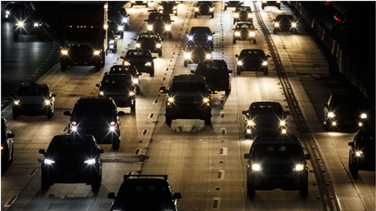 ശരവേഗത്തിൽ പോകുന്നതിനിടെ മുന്നിൽ ചെറുകാർ എത്തി, പിന്നാലെ വെടിവയ്പ്, 4 വയസുകാരന് ദാരുണാന്ത്യം ശരവേഗത്തിൽ പോകുന്നതിനിടെ മുന്നിൽ ചെറുകാർ എത്തി, പിന്നാലെ വെടിവയ്പ്, 4 വയസുകാരന് ദാരുണാന്ത്യം