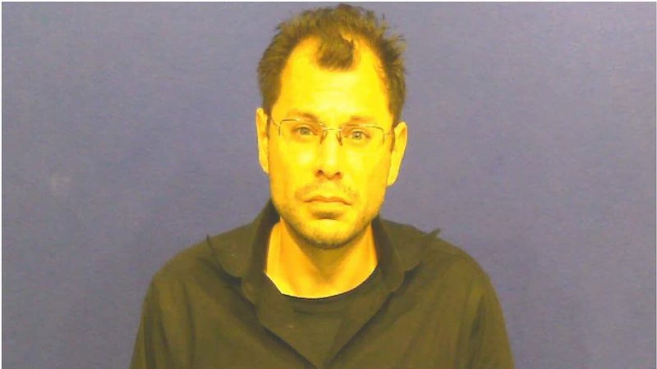 7 വയസുകാരിയെ 3 വർഷം പീഡിപ്പിച്ച കേസിൽ പരോളില്ലാതെ ജീവപര്യന്തം, 39കാരനെ ജയിൽ ചാടാന്‍ സഹായിച്ച് അമ്മ, തെരച്ചിൽ 