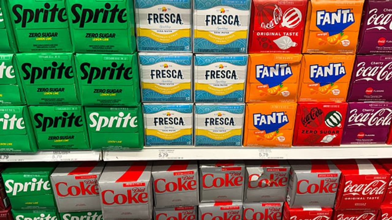 വെള്ളം ഒഴിവാക്കി, പകരം ശീതളപാനിയം പതിവാക്കി; ഒടുവില്‍ യുവതിയുടെ വൃക്ക പരിശോധിച്ച ഡോക്ടര്‍മാര്‍ അമ്പരന്നു !