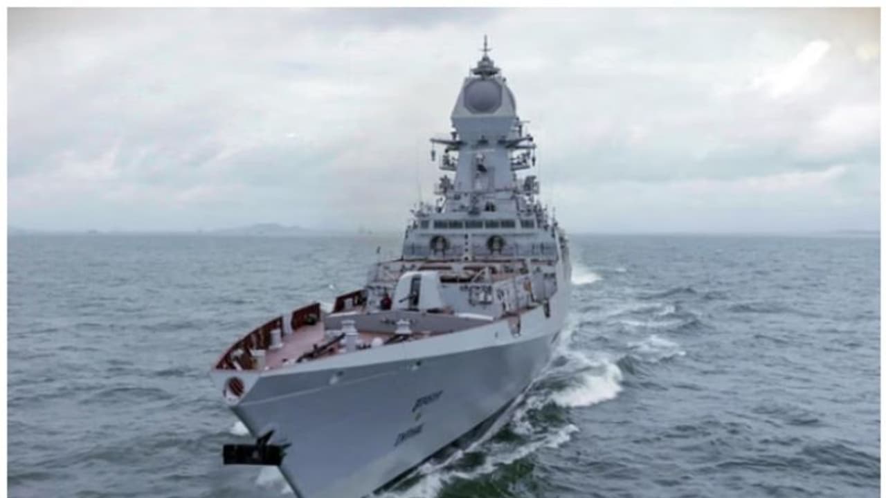 കാണാൻ കഴിയാത്തത്ര ഡെക്കുകളും അപകടകരമായ സെൻസറുകളുമായി അവൻ നീറ്റിലേക്ക്, പാക്കിസ്ഥാന്റെ കാര്യം ഇനി തവിടുപൊടി! കാണാൻ കഴിയാത്തത്ര ഡെക്കുകളും അപകടകരമായ സെൻസറുകളുമായി അവൻ നീറ്റിലേക്ക്, പാക്കിസ്ഥാന്റെ കാര്യം ഇനി തവിടുപൊടി!