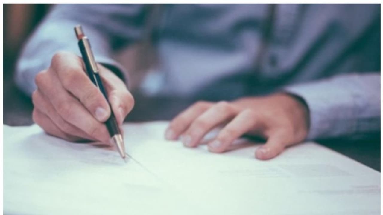 നാദാപുരത്ത് പ്ലസ് വൺ ഇംപ്രൂവ്മെന്റ് പരീക്ഷക്കിടെ ഉണ്ടായ ആൾമാറാട്ടം: തുടർനടപടിക്കൊരുങ്ങി വിദ്യാഭ്യാസ വകുപ്പ്