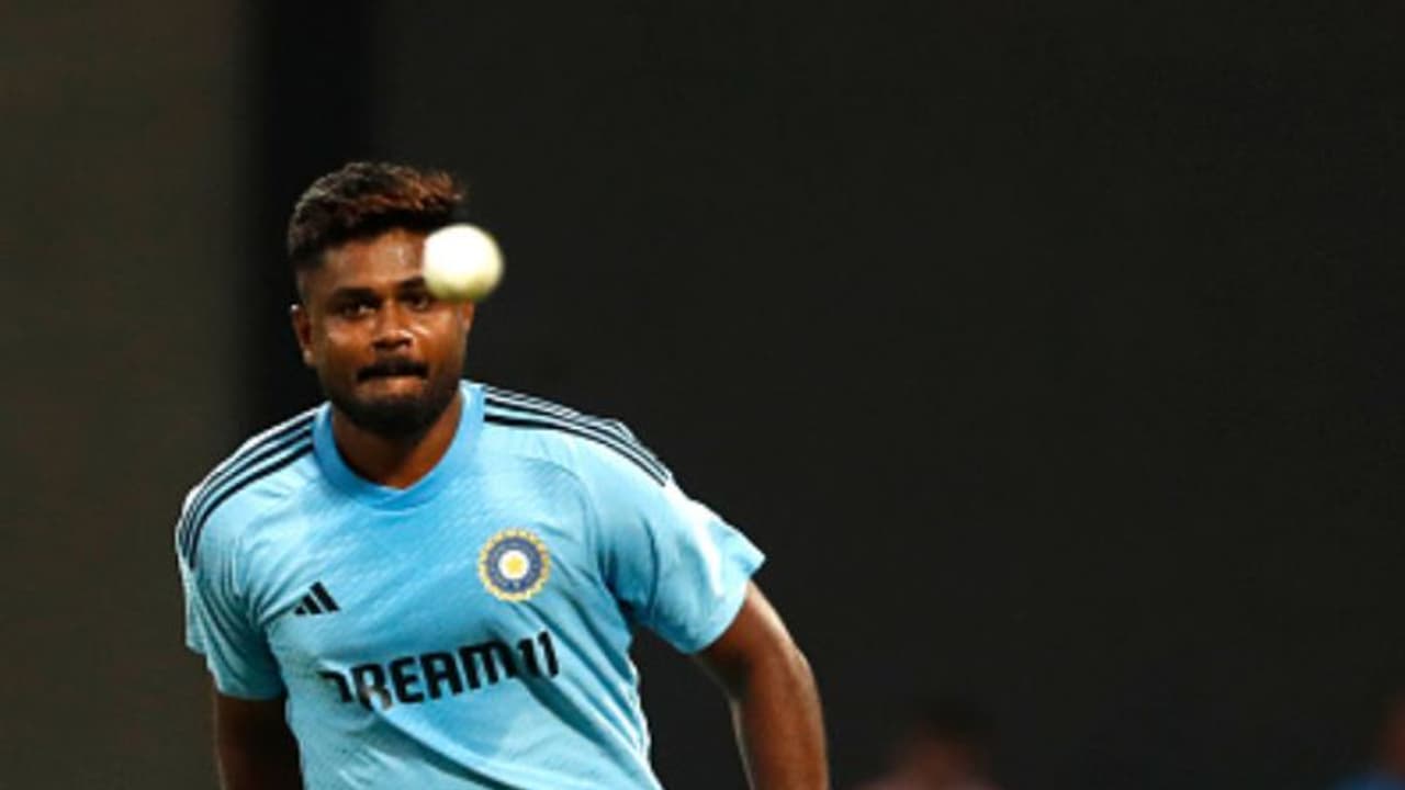 ഇന്ത്യ ദക്ഷിണാഫ്രിക്ക രണ്ടാം ഏകദിനം ഇന്ന്; അരങ്ങേറാന് ബാറ്റര്, സഞ്ജു സാംസണ് നേരത്തെയിറങ്ങുമോ? ഇന്ത്യ ദക്ഷിണാഫ്രിക്ക രണ്ടാം ഏകദിനം ഇന്ന്; അരങ്ങേറാന് ബാറ്റര്, സഞ്ജു സാംസണ് നേരത്തെയിറങ്ങുമോ?