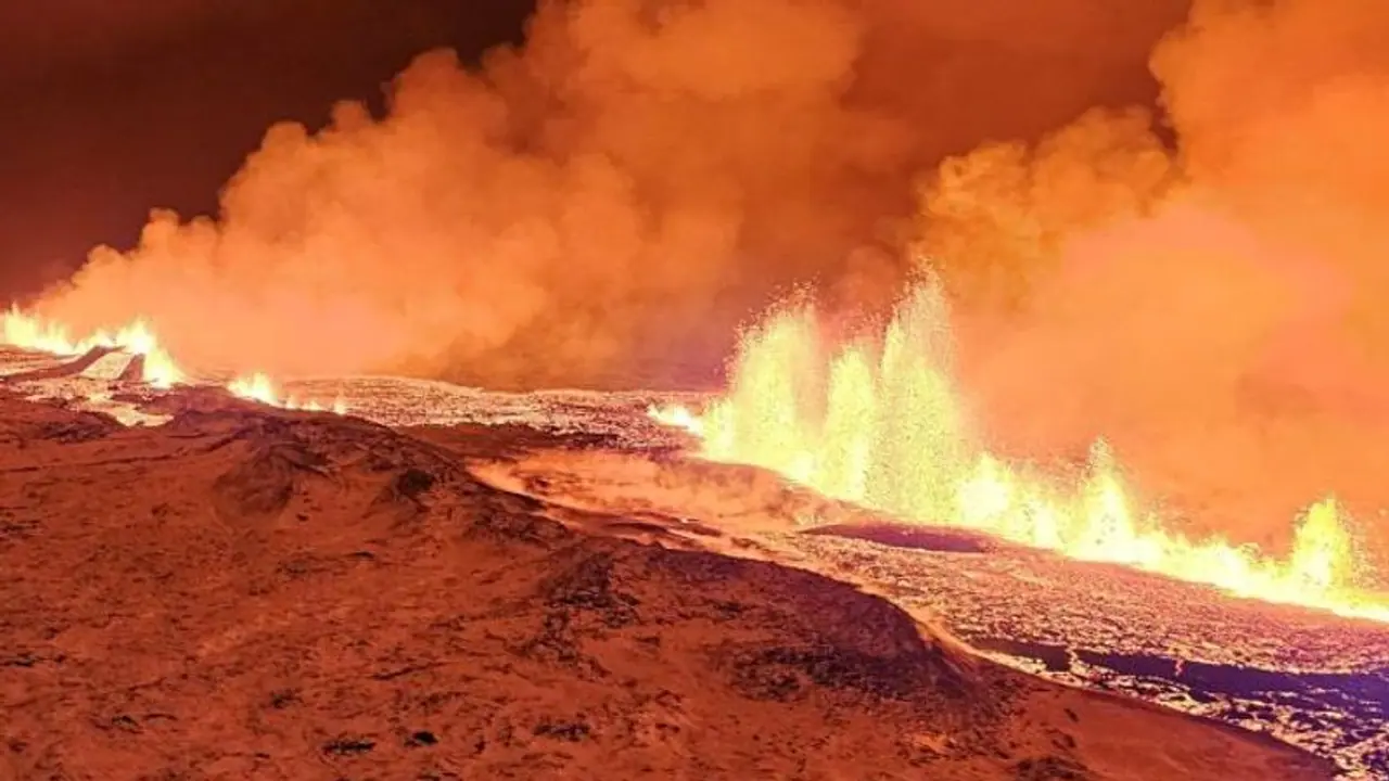 Volcano erupts in Iceland's Reykjanes Peninsula after weeks of tremors (WATCH) Volcano erupts in Iceland's Reykjanes Peninsula after weeks of tremors (WATCH)