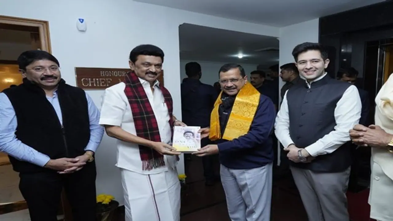 முதல்வர் ஸ்டாலினுடன் டெல்லி முதல்வர் அரவிந்த் கெஜ்ரிவால் சந்திப்பு! முதல்வர் ஸ்டாலினுடன் டெல்லி முதல்வர் அரவிந்த் கெஜ்ரிவால் சந்திப்பு!