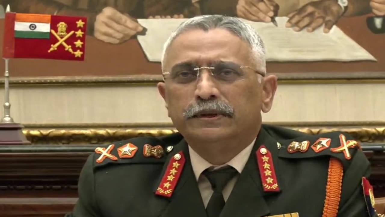 சீன பதற்றம்: எது சரின்னு தோணுதோ அதை செய்யுங்கள் முன்னாள் ராணுவத் தளபதியிடம் சொன்ன ராஜ்நாத் சிங்! சீன பதற்றம்: எது சரின்னு தோணுதோ அதை செய்யுங்கள் முன்னாள் ராணுவத் தளபதியிடம் சொன்ன ராஜ்நாத் சிங்!