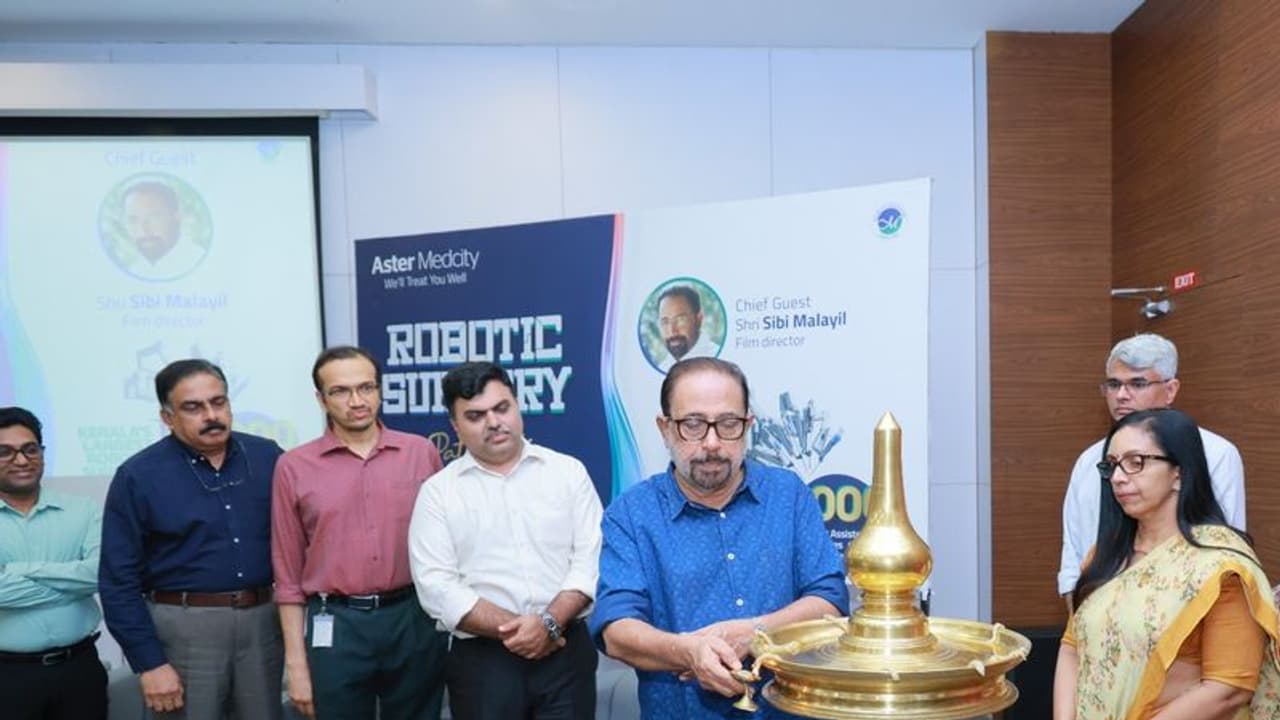 പത്ത് വർഷം കൊണ്ട് 5000 റോബോട്ടിക് ശസ്ത്രക്രിയകൾ നടത്തി കൊച്ചി ആസ്റ്റർ മെഡ്സിറ്റി