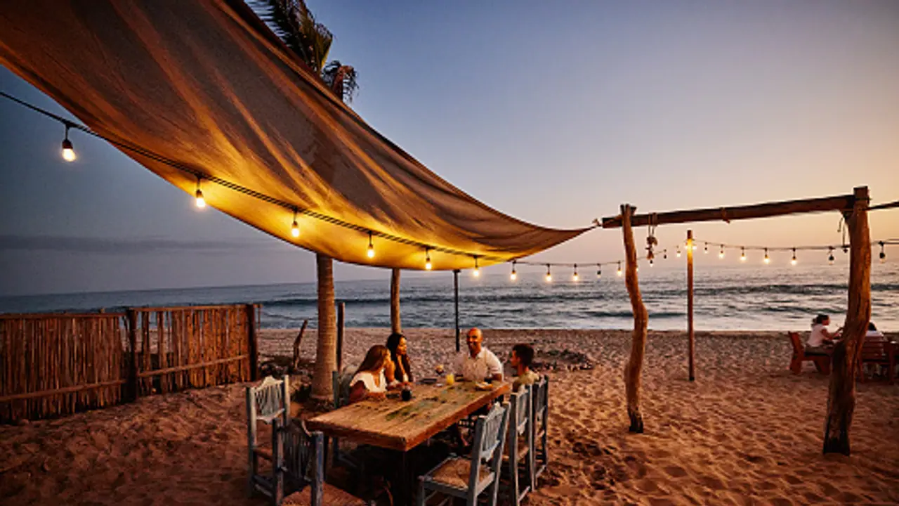 వెకేషన్ కోసం గోవాకెందుకు .. మన హైదరాబాద్లోనే బీచ్ , అసాధ్యాన్ని సుసాధ్యం చేసిన ఇద్దరు మిత్రులు వెకేషన్ కోసం గోవాకెందుకు .. మన హైదరాబాద్లోనే బీచ్ , అసాధ్యాన్ని సుసాధ్యం చేసిన ఇద్దరు మిత్రులు