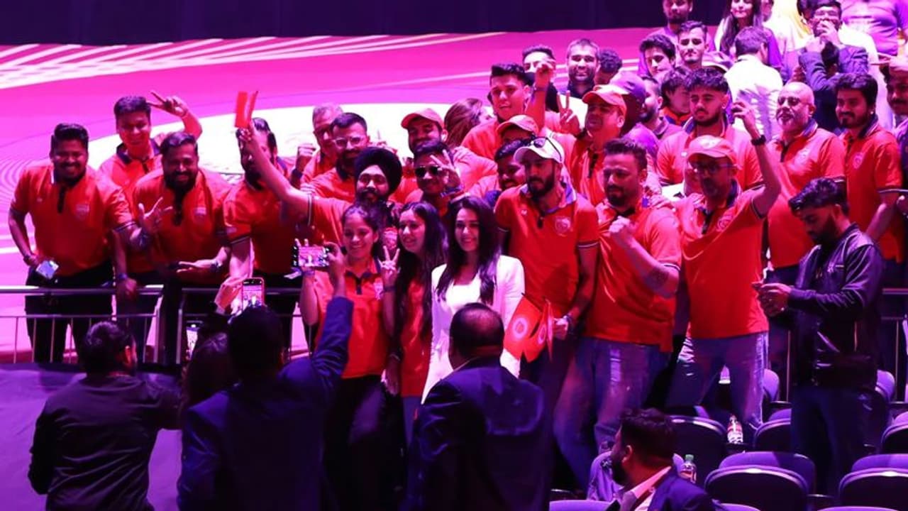 ആളുമാറി! പഞ്ചാബ് കിംഗ്സിന് പിണഞ്ഞത് വന് അബദ്ധം; താരലേലത്തില് ടീമിലെത്തിച്ചത് പദ്ധതിയിലില്ലാത്ത താരത്തെ ആളുമാറി! പഞ്ചാബ് കിംഗ്സിന് പിണഞ്ഞത് വന് അബദ്ധം; താരലേലത്തില് ടീമിലെത്തിച്ചത് പദ്ധതിയിലില്ലാത്ത താരത്തെ