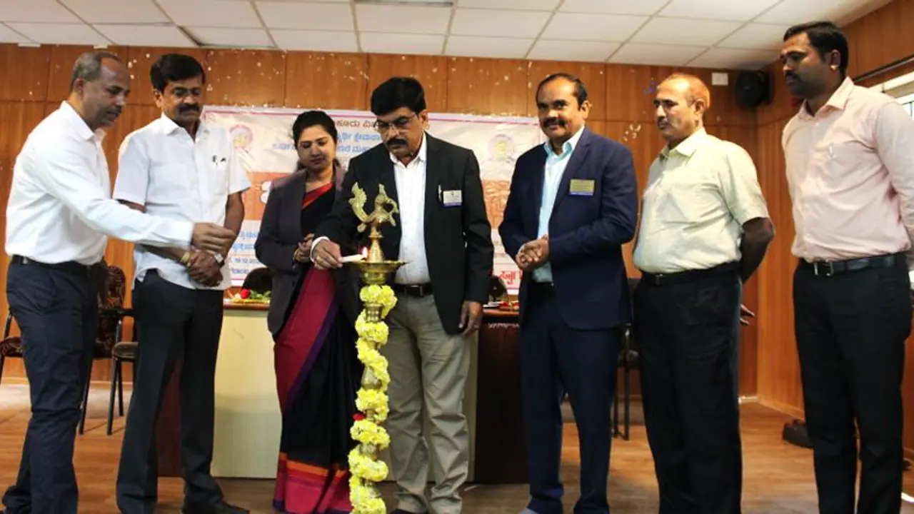 ವಿನಿಮಯ ಪದ್ಧತಿಯಿಂದ ಆರ್ಥಿಕತೆಯ ಬಲ ಸಾಧ್ಯ : ತುಮಕೂರು ವಿಶ್ವವಿದ್ಯಾನಿಲಯದ ಕುಲಪತಿ ವಿನಿಮಯ ಪದ್ಧತಿಯಿಂದ ಆರ್ಥಿಕತೆಯ ಬಲ ಸಾಧ್ಯ : ತುಮಕೂರು ವಿಶ್ವವಿದ್ಯಾನಿಲಯದ ಕುಲಪತಿ