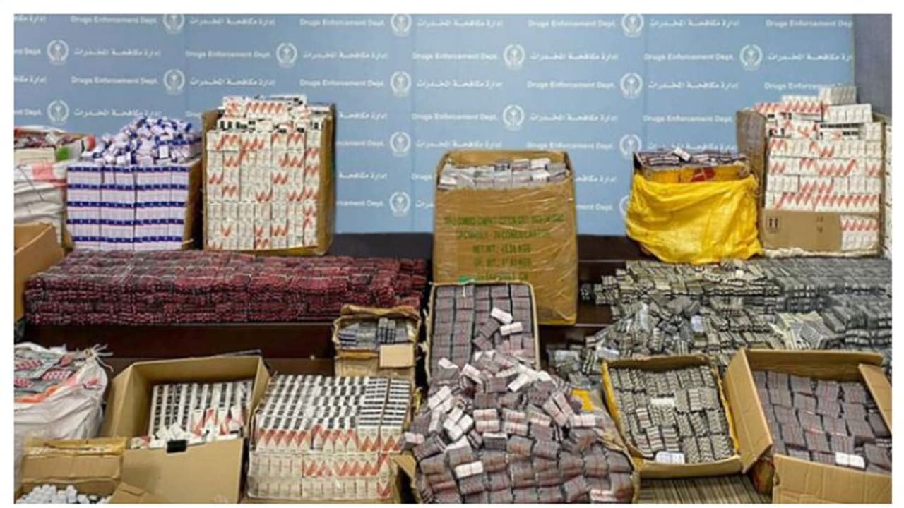 ലഹരിമരുന്നിനെതിരെ പോരാട്ടം കടുപ്പിച്ച് ഷാർജ; ഈ വര്ഷം പിടിയിലായത് 551 പേര് ലഹരിമരുന്നിനെതിരെ പോരാട്ടം കടുപ്പിച്ച് ഷാർജ; ഈ വര്ഷം പിടിയിലായത് 551 പേര്