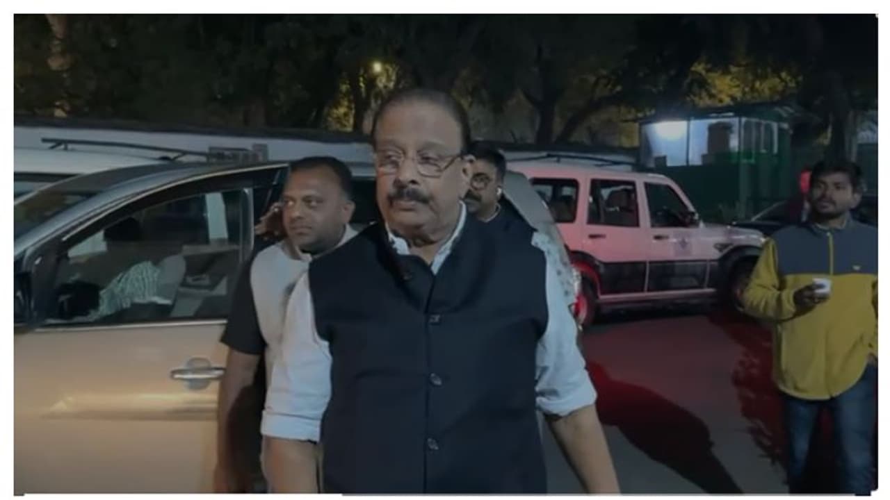 'സിപിഎം ഗുണ്ടയായി പൊലീസ് മാറി'; വേണു ഗോപാലുമായുള്ള കൂടിക്കാഴ്ച വ്യക്തിപരമെന്ന് കെ സുധാകരൻ 'സിപിഎം ഗുണ്ടയായി പൊലീസ് മാറി'; വേണു ഗോപാലുമായുള്ള കൂടിക്കാഴ്ച വ്യക്തിപരമെന്ന് കെ സുധാകരൻ