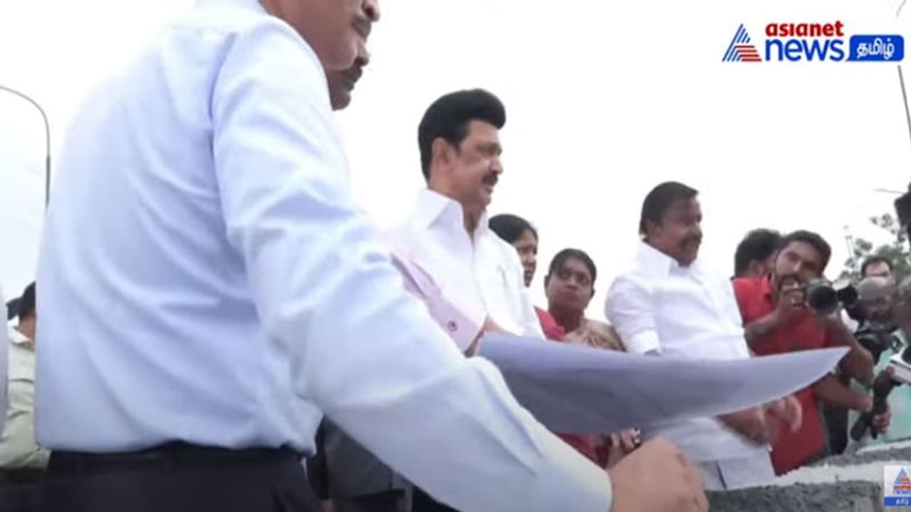 CM MK Stalin தூத்துக்குடி நெல்லை மாவட்டங்களில் வெள்ள பாதிப்புகளை முதல்வர் ஸ்டாலின் ஆய்வு CM MK Stalin தூத்துக்குடி நெல்லை மாவட்டங்களில் வெள்ள பாதிப்புகளை முதல்வர் ஸ்டாலின் ஆய்வு