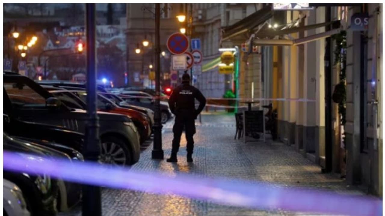  പ്രാ​ഗിൽ ചാള്‍സ് സര്‍വകലാശാലയില്‍ വെടിവെപ്പ്; 10 മൃതദേഹങ്ങള്‍ കണ്ടെത്തി, പരിക്കേറ്റവര്‍ ആശുപത്രിയില്‍