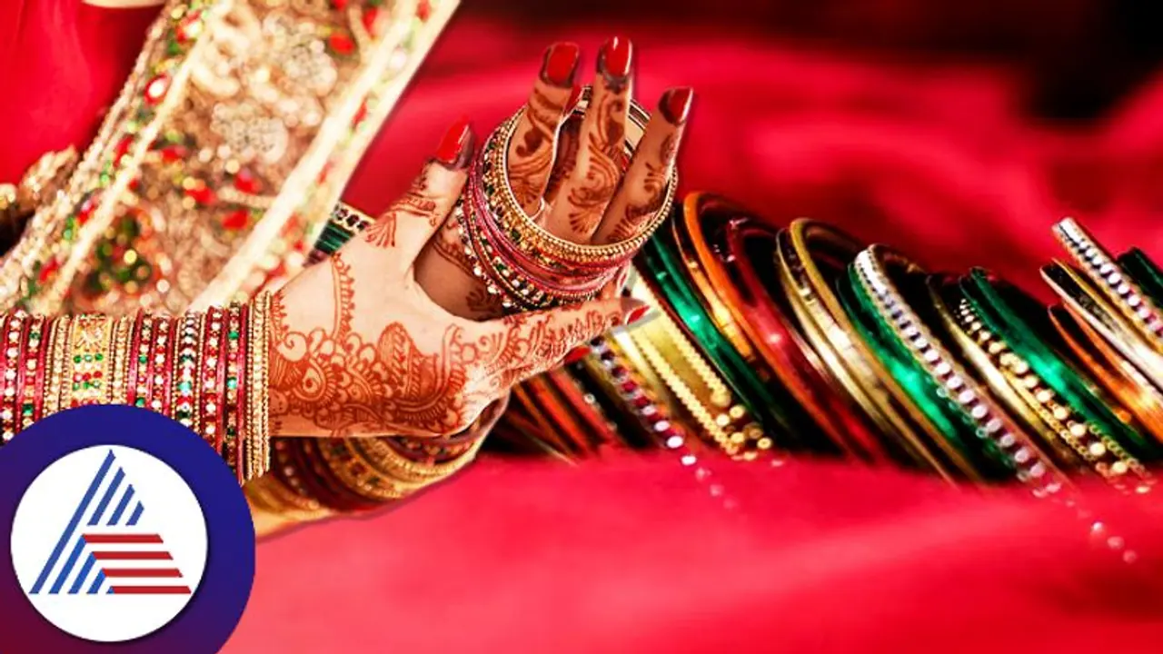 ಬಳೆಯೂ ಕೊಡುತ್ತೆ ಮದುವೆ ವಿಳಂಬಕ್ಕೆ ಪರಿಹಾರ, ಯಾರು, ಯಾವ ರೀತಿ ಬಳೆ ತೊಡಬೇಕು? ಬಳೆಯೂ ಕೊಡುತ್ತೆ ಮದುವೆ ವಿಳಂಬಕ್ಕೆ ಪರಿಹಾರ, ಯಾರು, ಯಾವ ರೀತಿ ಬಳೆ ತೊಡಬೇಕು?