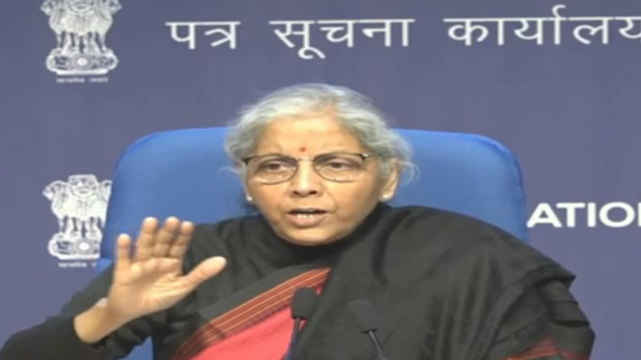 தேசிய பேரிடராக அறிவிக்க முடியாது; ரூ.4000 கோடி எங்கே? நிர்மலா சீதாராமன் சரமாரி கேள்வி! தேசிய பேரிடராக அறிவிக்க முடியாது; ரூ.4000 கோடி எங்கே? நிர்மலா சீதாராமன் சரமாரி கேள்வி!