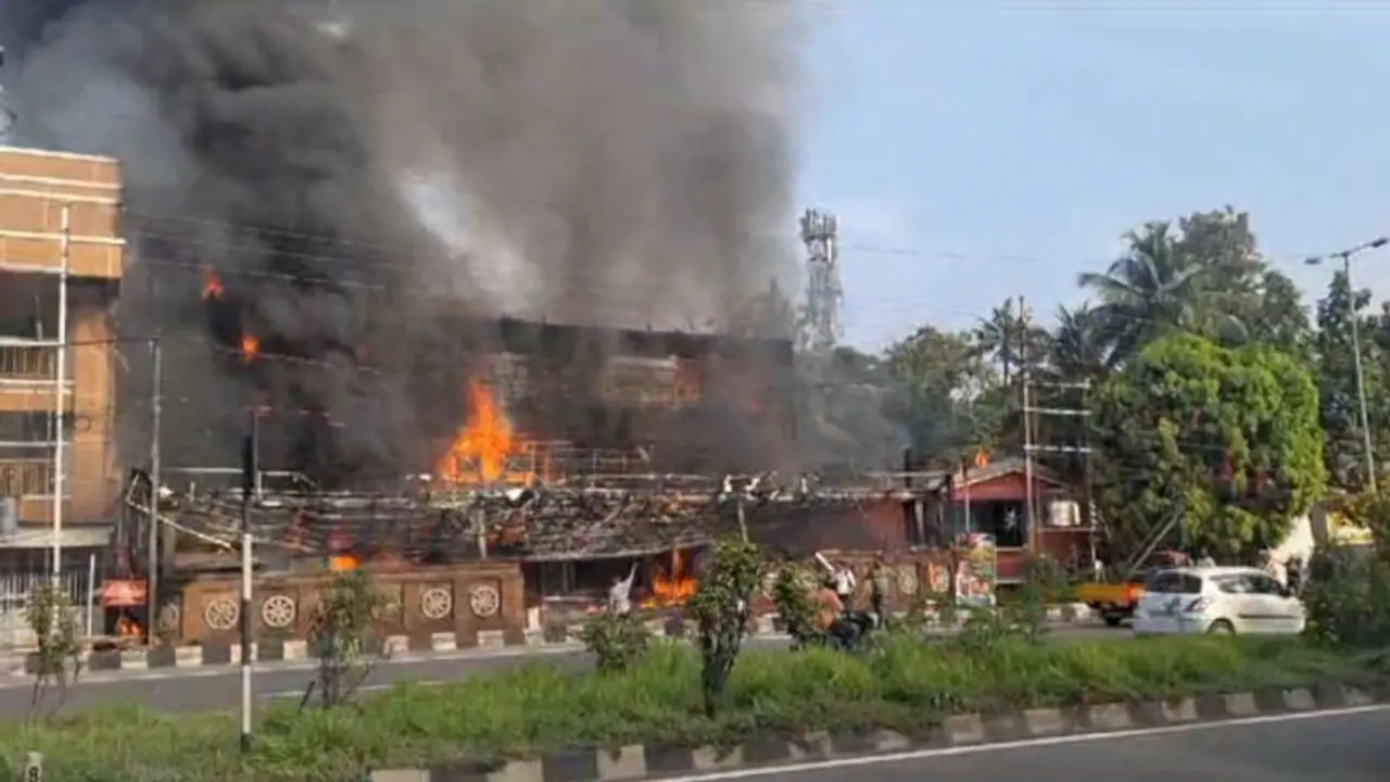 Kerala News Highlights: Massive fire erupts in shopping complex at Angamaly