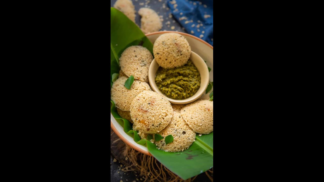 Pasi Paruppu Idli : அரிசி உளுந்தம் பருப்பு தேவையில்லை.. பாசிப்பருப்பு இருக்கா?! சத்தான இட்லி ரெடி!!