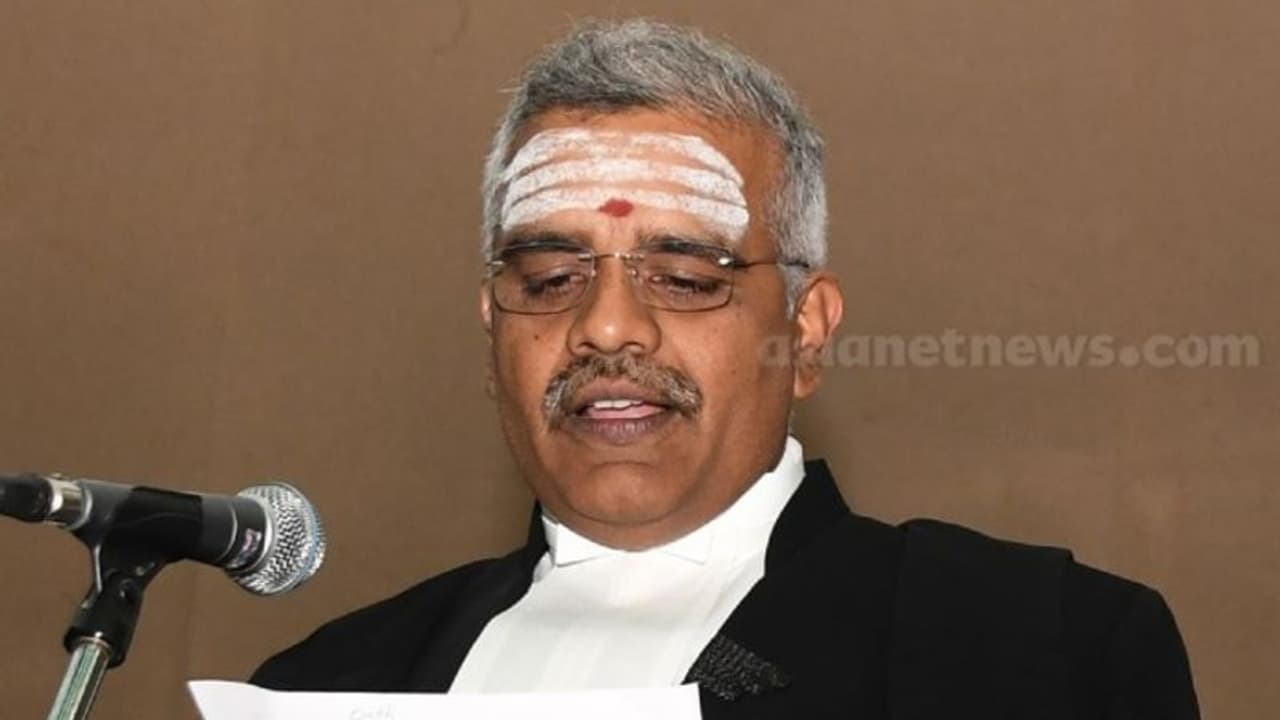 எம்.பி., எம்.எல்.ஏ.க்கள் மீதான மறு ஆய்வு வழக்குகளை நானே விசாரிக்கலாம் நீதிபதி ஆனந்த் வெங்கடேஷ் தகவல்!