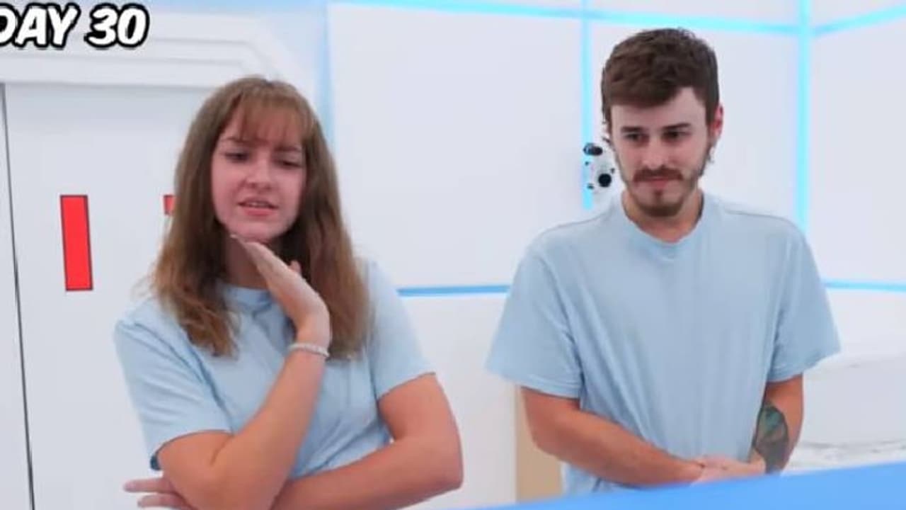 അപരിചിതരായ യുവാവും യുവതിയും, വെളുത്ത നിറമുള്ള മുറിയിൽ 100 ദിവസം, നാലുകോടി രൂപ സമ്മാനം അപരിചിതരായ യുവാവും യുവതിയും, വെളുത്ത നിറമുള്ള മുറിയിൽ 100 ദിവസം, നാലുകോടി രൂപ സമ്മാനം