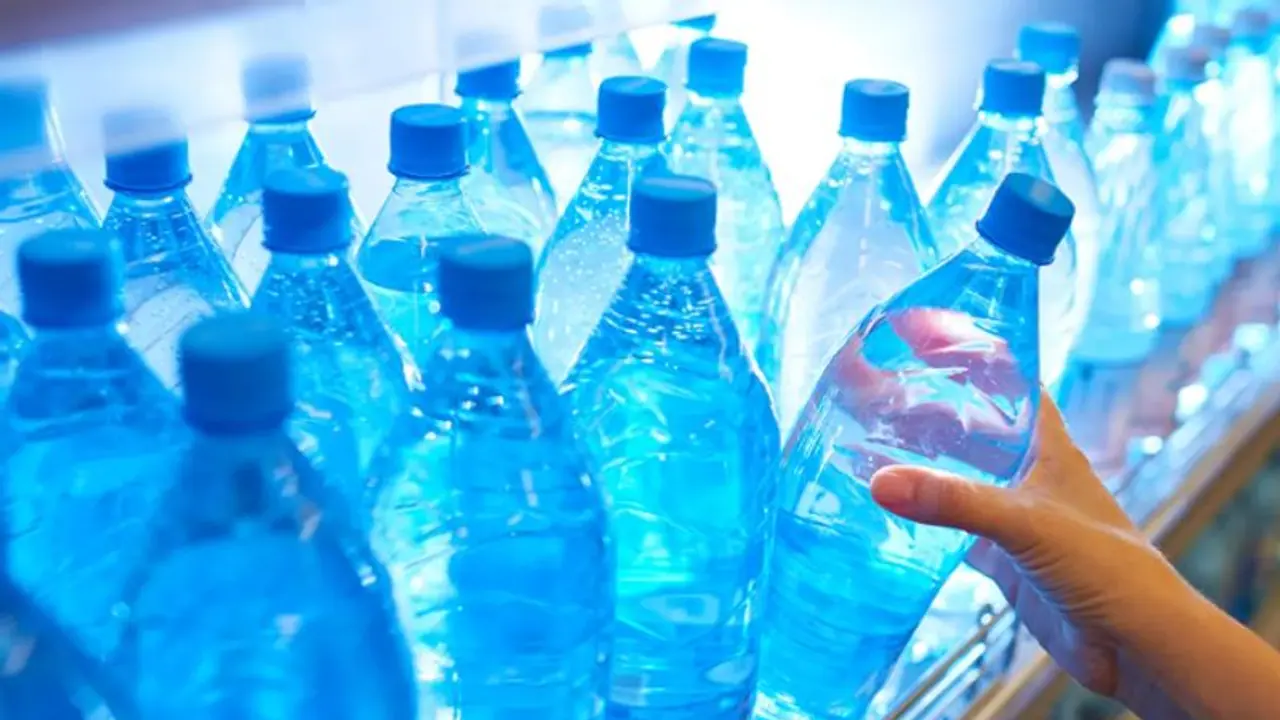 റേഷന് കടകളിലൂടെ കുറഞ്ഞ നിരക്കില് കുടിവെള്ളം; പദ്ധതിയുടെ ഉദ്ഘാടനം നാളെ റേഷന് കടകളിലൂടെ കുറഞ്ഞ നിരക്കില് കുടിവെള്ളം; പദ്ധതിയുടെ ഉദ്ഘാടനം നാളെ