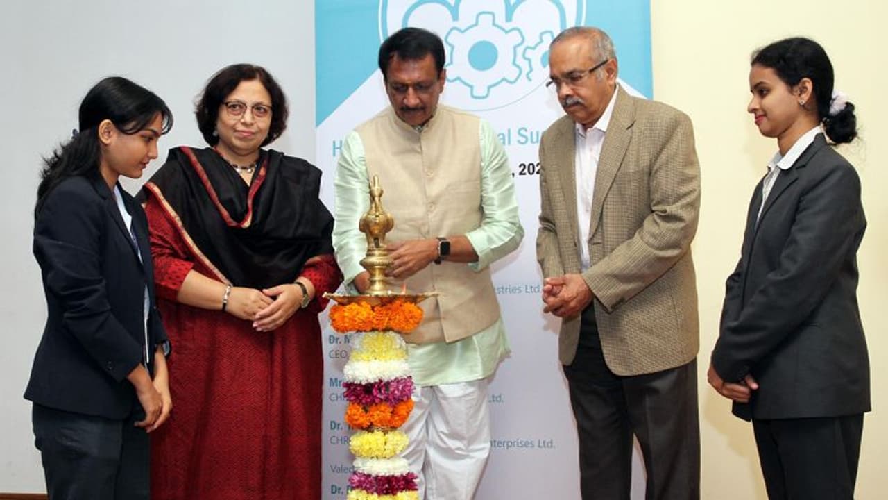 ಲಾಭಗಳಿಕೆಯ ಜತೆಗೆ ಉದ್ಯೋಗಿಗಳ ರಕ್ಷಣೆಗೆ ಆದ್ಯತೆ ನೀಡಿ : ಎಟಿಎಂಎ ಫೌಂಡೇಷನ್ ನಿರ್ದೇಶಕ ಸಿ.ಕೆ. ಸುರೇಶ್ ಲಾಭಗಳಿಕೆಯ ಜತೆಗೆ ಉದ್ಯೋಗಿಗಳ ರಕ್ಷಣೆಗೆ ಆದ್ಯತೆ ನೀಡಿ : ಎಟಿಎಂಎ ಫೌಂಡೇಷನ್ ನಿರ್ದೇಶಕ ಸಿ.ಕೆ. ಸುರೇಶ್