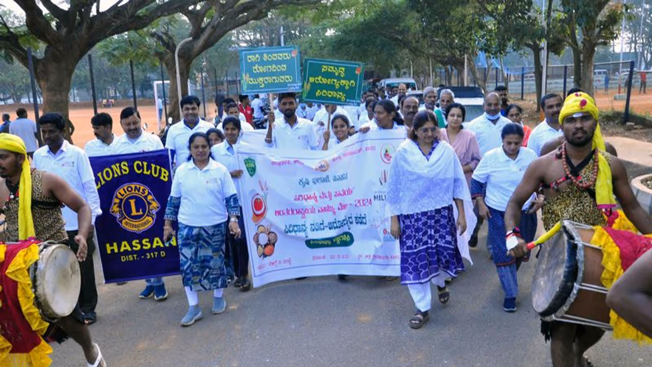 'ಎಲ್ಲರೂ ಸಿರಿಧಾನ್ಯ ಬಳಸಿ ಆರೋಗ್ಯ ಕಾಪಾಡಿಕೊಳ್ಳಿ' 'ಎಲ್ಲರೂ ಸಿರಿಧಾನ್ಯ ಬಳಸಿ ಆರೋಗ್ಯ ಕಾಪಾಡಿಕೊಳ್ಳಿ'