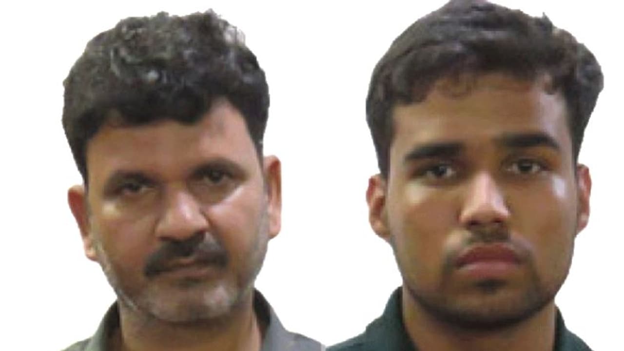 'സിബിഐ സ്പീക്കിങ്, ലഹരി പാര്സലിൽ ആധാര് കോപ്പി, പണം അയക്കണം' മലയാളി 2.5 കോടി കൊടുത്തു, തട്ടിപ്പിൽ അറസ്റ്റ് 'സിബിഐ സ്പീക്കിങ്, ലഹരി പാര്സലിൽ ആധാര് കോപ്പി, പണം അയക്കണം' മലയാളി 2.5 കോടി കൊടുത്തു, തട്ടിപ്പിൽ അറസ്റ്റ്