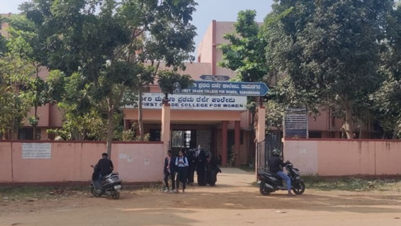 ಅತಿಥಿ ಉಪನ್ಯಾಸಕರ ಹೋರಾಟ: ವಿದ್ಯಾರ್ಥಿಗಳ ಪರದಾಟ