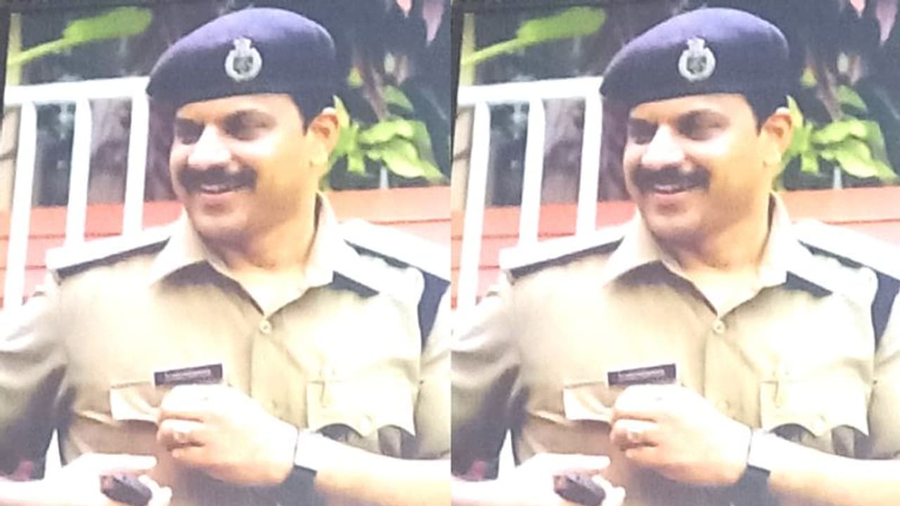 'ഒരിക്കലും ആത്മഹത്യ ചെയ്യില്ല'; റിട്ട. അസി. പൊലീസ് കമ്മീഷ്ണറുടെ മരണത്തിൽ ദുരൂഹത, അന്വേഷണം വേണമെന്ന് ബന്ധുക്കൾ 'ഒരിക്കലും ആത്മഹത്യ ചെയ്യില്ല'; റിട്ട. അസി. പൊലീസ് കമ്മീഷ്ണറുടെ മരണത്തിൽ ദുരൂഹത, അന്വേഷണം വേണമെന്ന് ബന്ധുക്കൾ