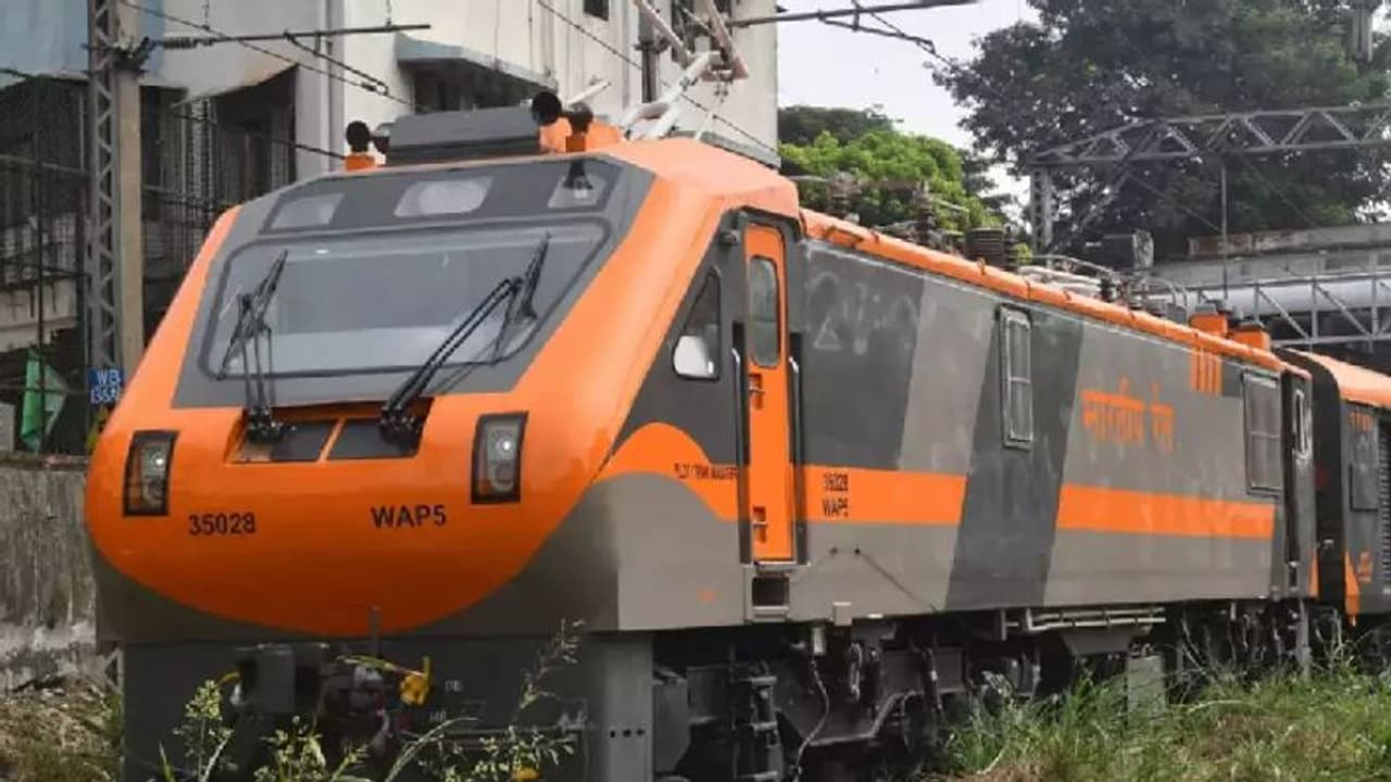 ಆಯೋಧ್ಯೆ ರೈಲಿನಲ್ಲಿ ನಿದ್ರೆಗೆ ಜಾರಿದ ಪತಿ ಸಾವು, 13 ಗಂಟೆ ಮೃತದೇಹ ಜೊತೆ ಪ್ರಯಾಣಿಸಿದ ಪತ್ನಿ!