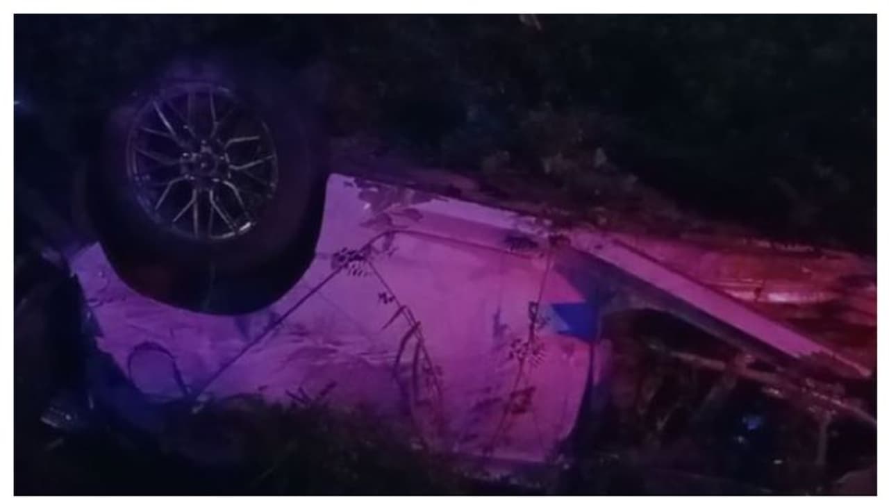 അമിതവേഗത്തിലെത്തിയ കാർ ബൈക്കിലിടിച്ച് യുവാവിന് ദാരുണാന്ത്യം, ശരീരഭാഗങ്ങൾ ചിന്നിച്ചിതറി അമിതവേഗത്തിലെത്തിയ കാർ ബൈക്കിലിടിച്ച് യുവാവിന് ദാരുണാന്ത്യം, ശരീരഭാഗങ്ങൾ ചിന്നിച്ചിതറി