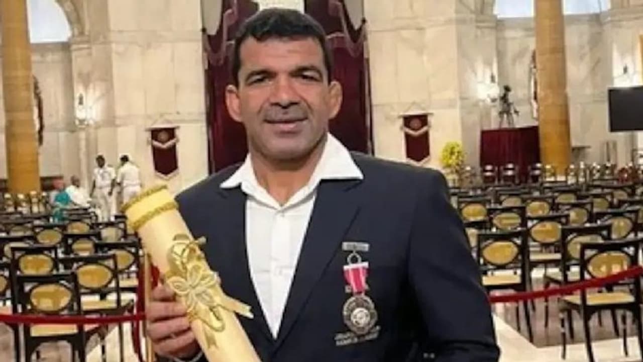 ಕಿವುಡರ ಒಲಿಂಪಿಕ್ ವಿಜೇತ ವಿರೇಂದರ್ ಪದ್ಮಶ್ರೀ ವಾಪಸ್! ಕಿವುಡರ ಒಲಿಂಪಿಕ್ ವಿಜೇತ ವಿರೇಂದರ್ ಪದ್ಮಶ್ರೀ ವಾಪಸ್!