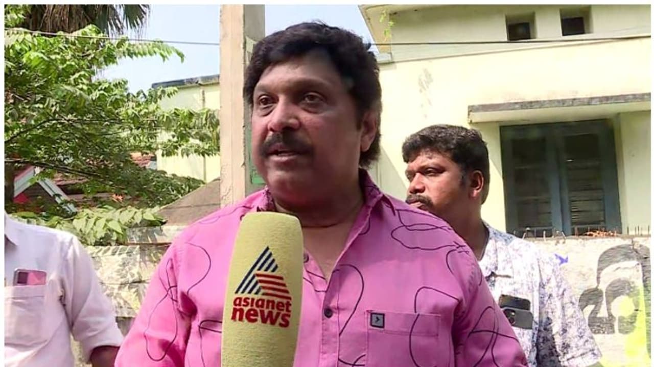 യാത്രയിലെ വിരസത ഒഴിവാക്കാൻ ഗണേഷ് കുമാറിന്റെ പുതിയ നിർദേശം; കഥയും കവിതയും നോവലുമൊക്കെ വായിച്ച് ബോട്ട് യാത്ര യാത്രയിലെ വിരസത ഒഴിവാക്കാൻ ഗണേഷ് കുമാറിന്റെ പുതിയ നിർദേശം; കഥയും കവിതയും നോവലുമൊക്കെ വായിച്ച് ബോട്ട് യാത്ര